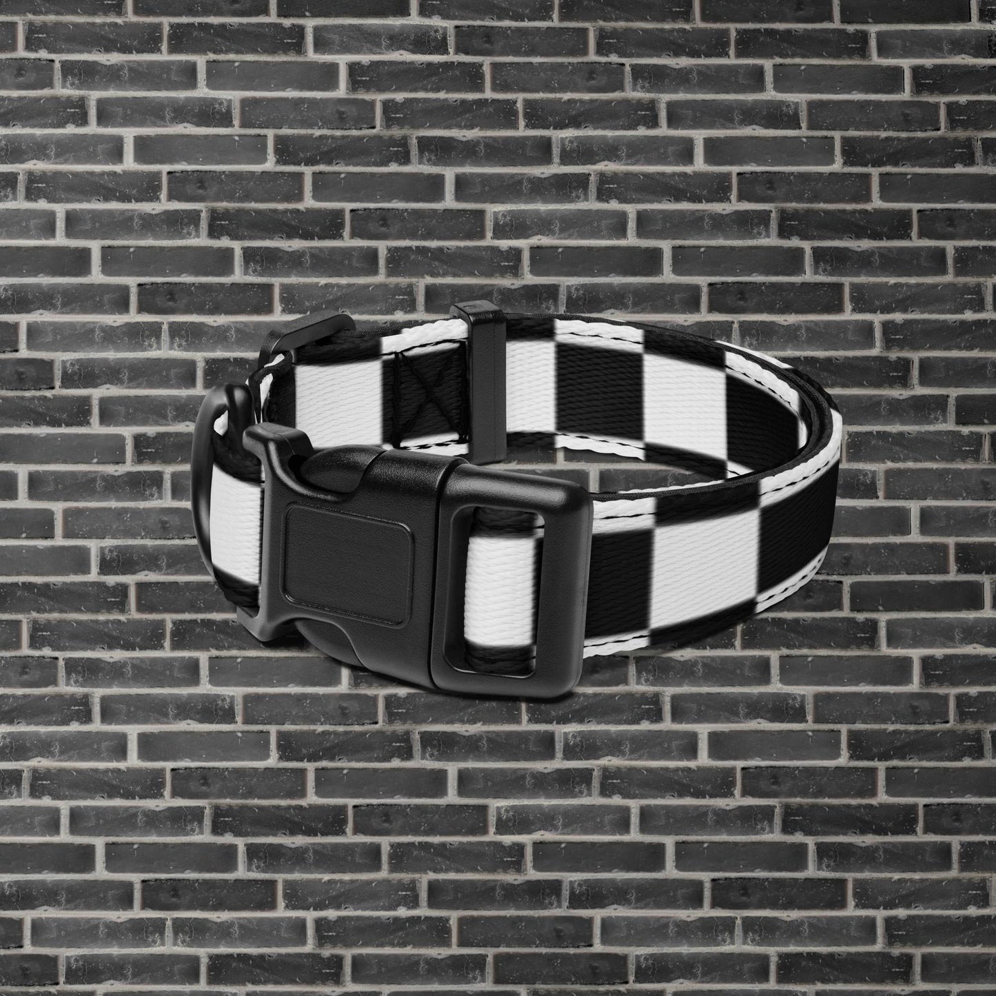"Collar para mascotas con estampado de bandera a cuadros blancos y negros con la frase Rider&Road Motorcycle - Pet collar with black and white checkered flag print featuring the phrase Rider&Road Motorcycle"