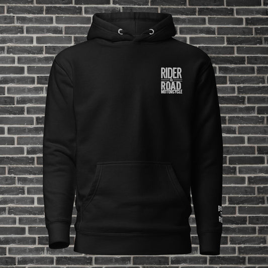 "Sudadera 100% algodón con bordado en peño y puño izquierdo, y estampado en la espalda.
En color negro - 100% cotton sweatshirt with embroidery on the chest and left cuff, and print on the back.
In black"
