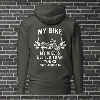 "Sudadera 100% algodón con bordado en peño y puño izquierdo, y estampado en la espalda.
En color negro - 100% cotton sweatshirt with embroidery on the chest and left cuff, and print on the back.
In black"